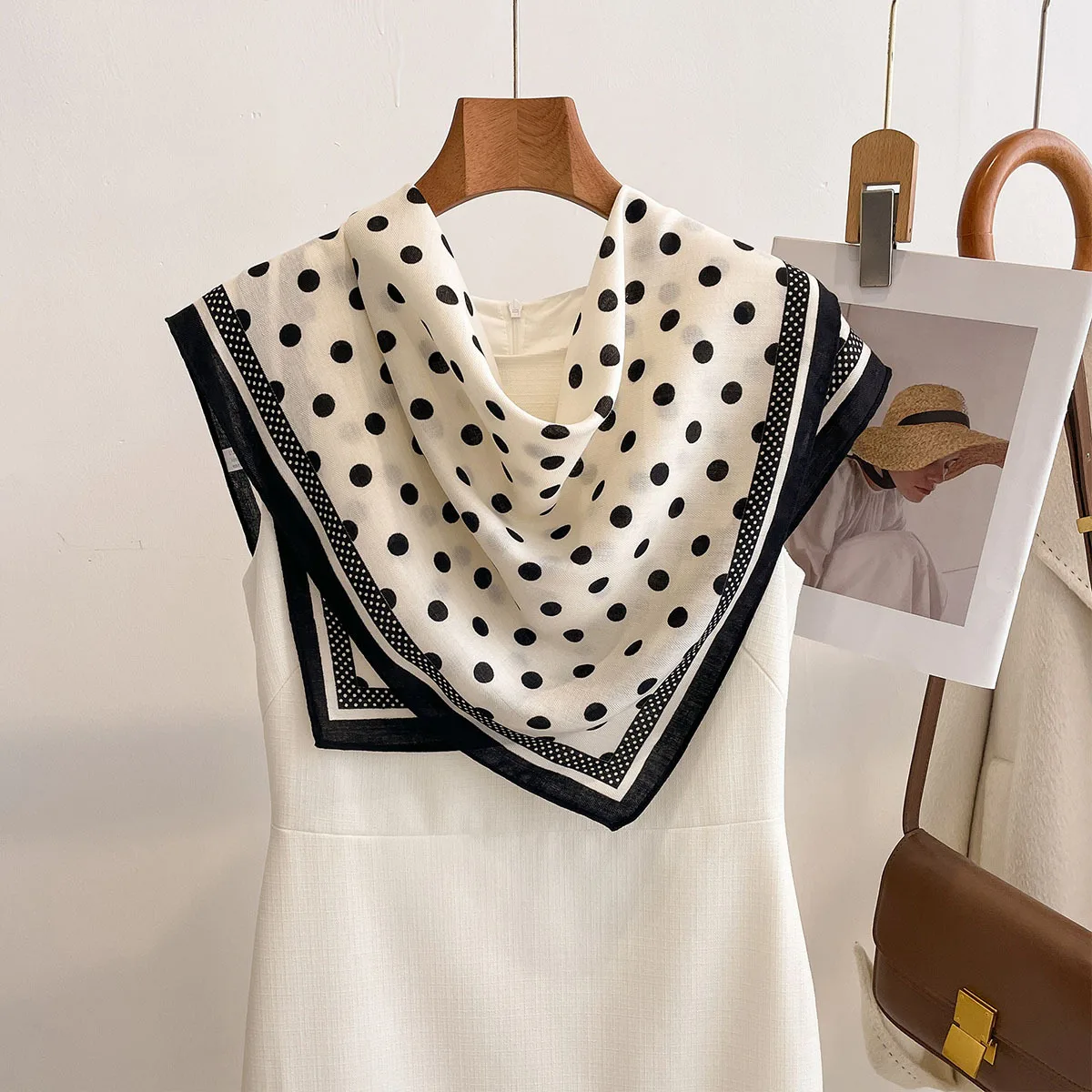 Luxury Polka Dot Printed Squar – Silk Neck Scarf Bewertung und Preis
