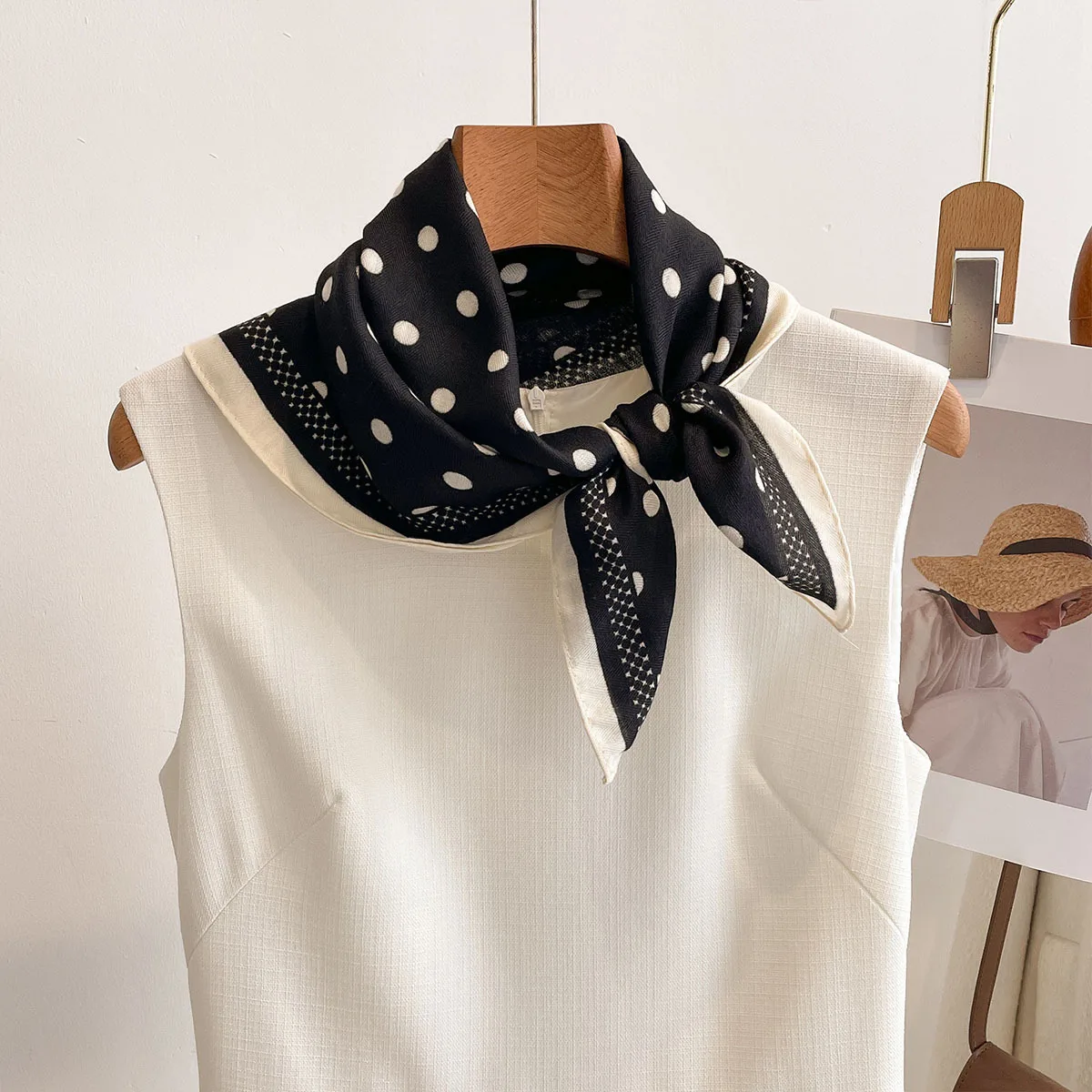 Luxury Polka Dot Printed Squar – Silk Neck Scarf Bewertung und Preis