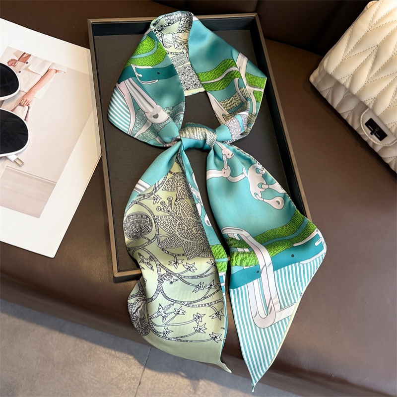 Women's Double-sided Print Sil – Ascot Neck Scarf Bewertung und Preis