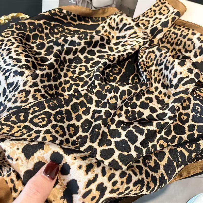 1pc Luxury Brand Leopard Print – Bandana Cotton Bewertung und Preis