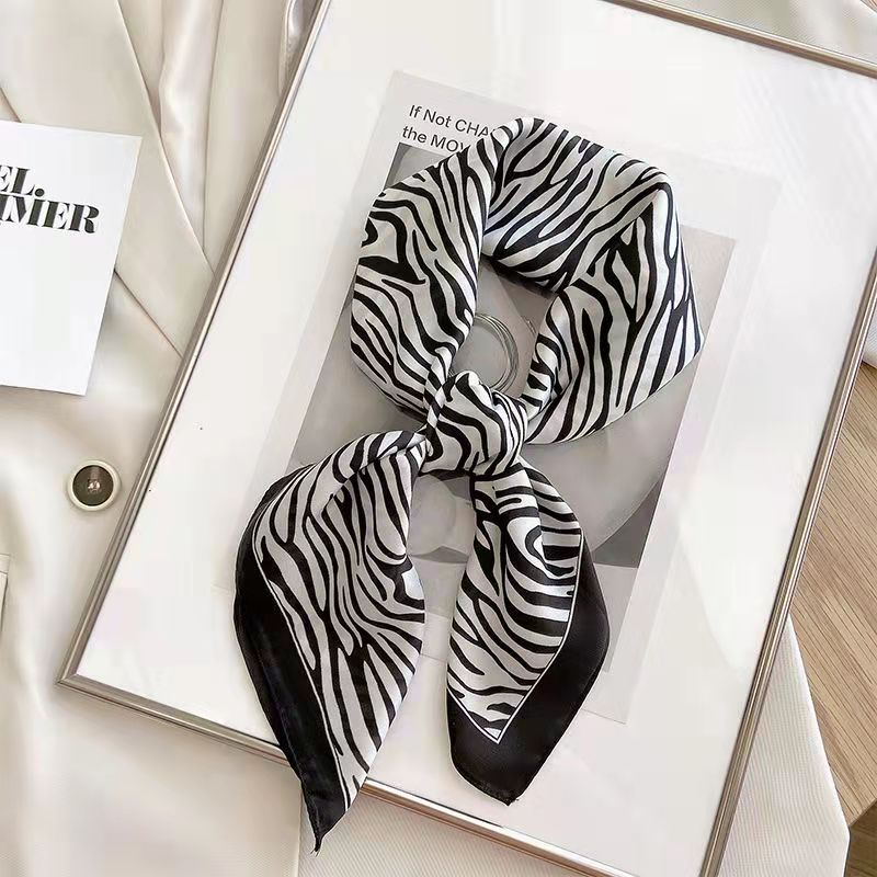 New Fashion Zebra Printed Squa – Ascot Neck Scarf Bewertung und Preis