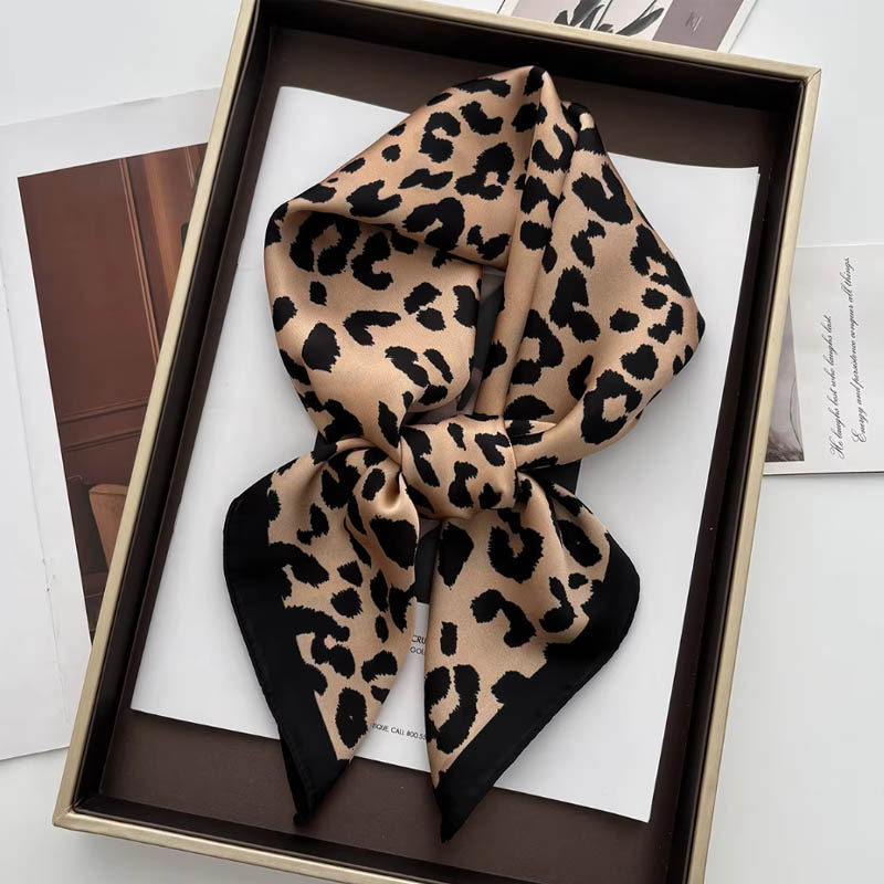 Luxury Leopard Print Female Sa – Ascot Neck Scarf Bewertung und Preis