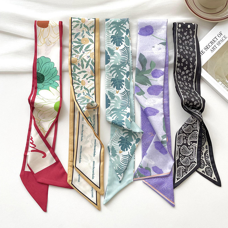 New luxury Brand Model Small S – Silk Neck Scarf Bewertung und Preis