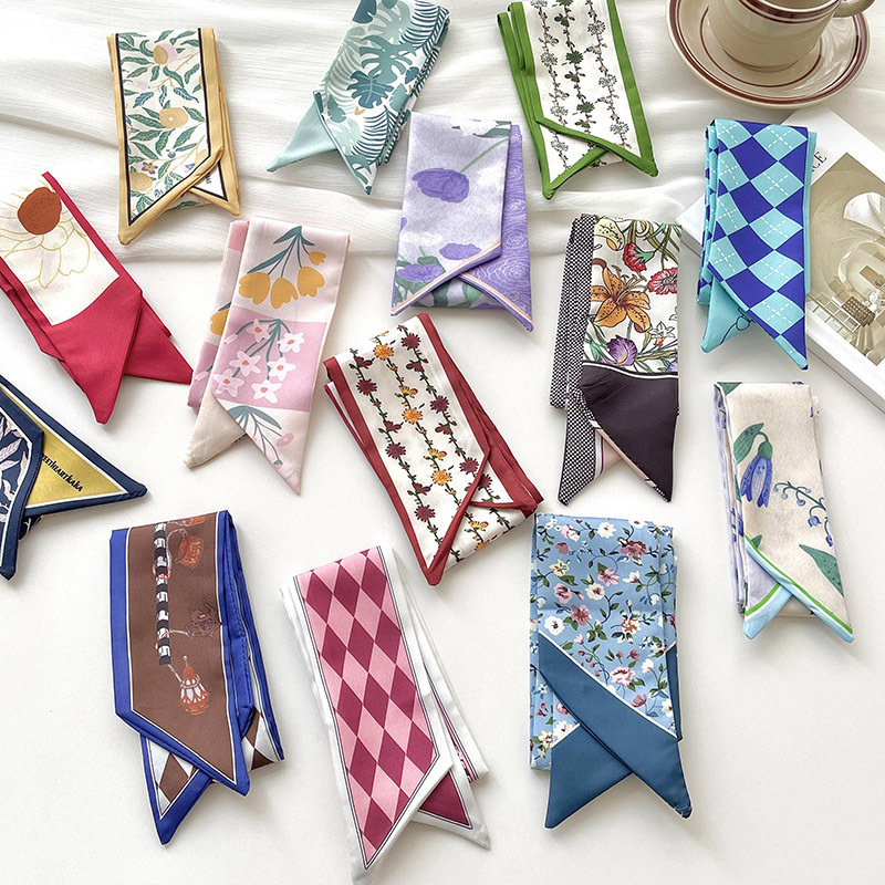 New luxury Brand Model Small S – Silk Neck Scarf Bewertung und Preis